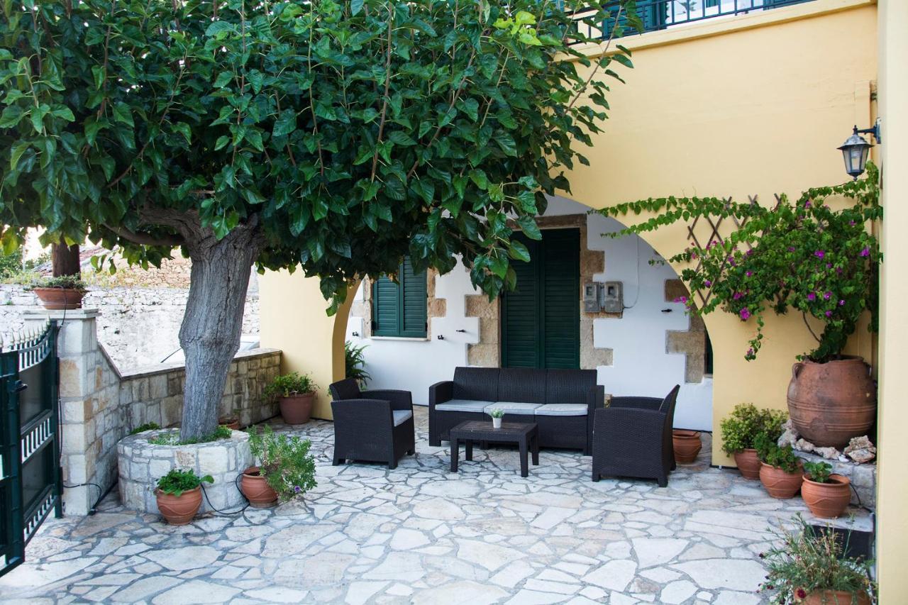 Villa Dimitris Kalamítsion Amigdhálion Bagian luar foto