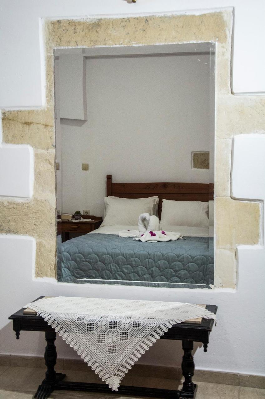 Villa Dimitris Kalamítsion Amigdhálion Bagian luar foto